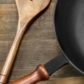What cooking utensils to use on cast iron?